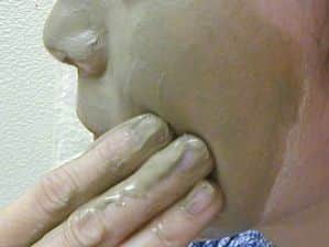 顔に塗りパックする